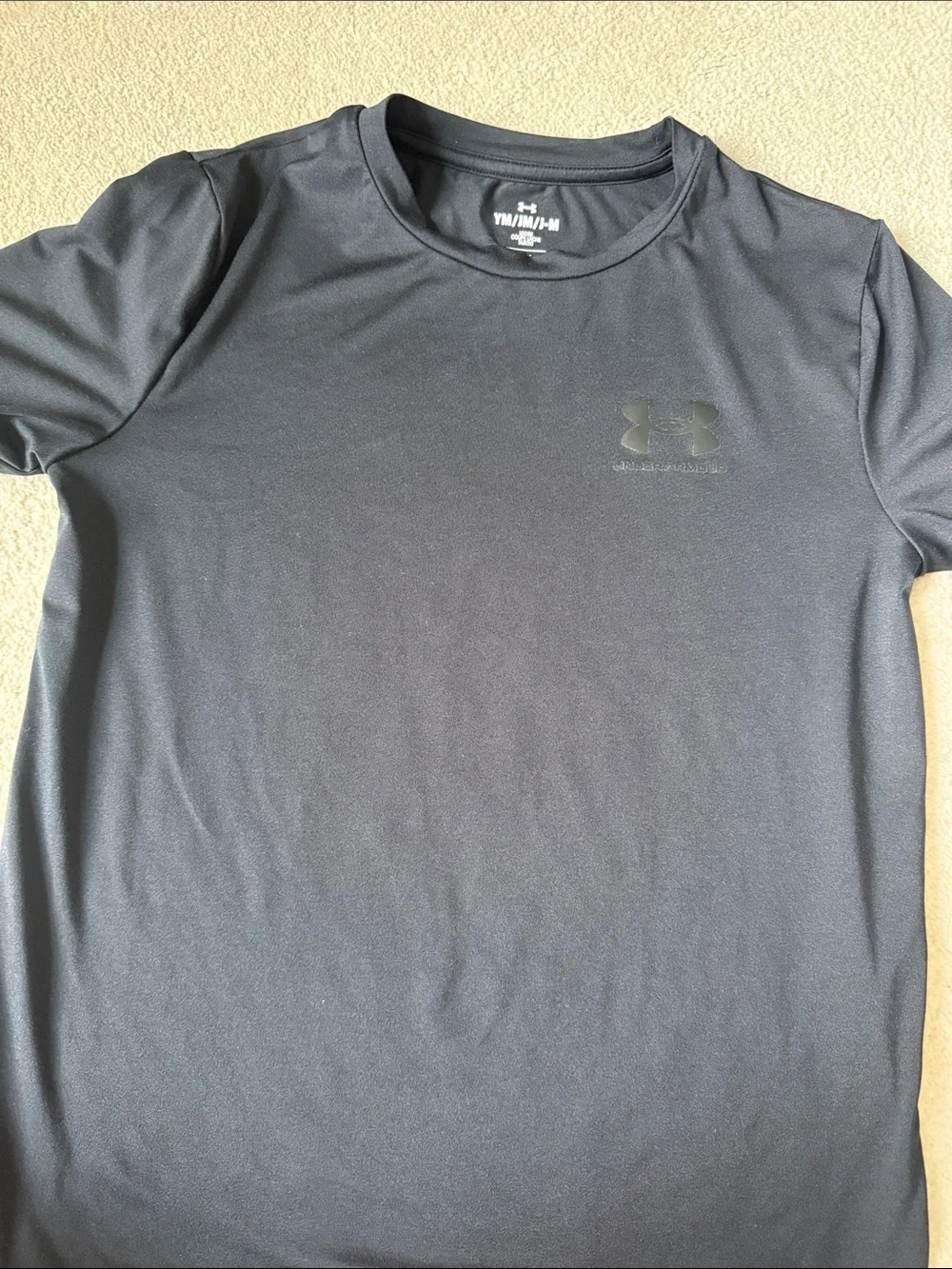 Under armour boys shirt